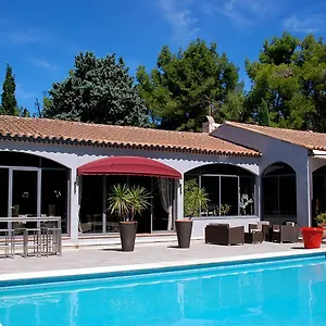 hotel-les-mazets-des-roches.fr-provencehotel.com/